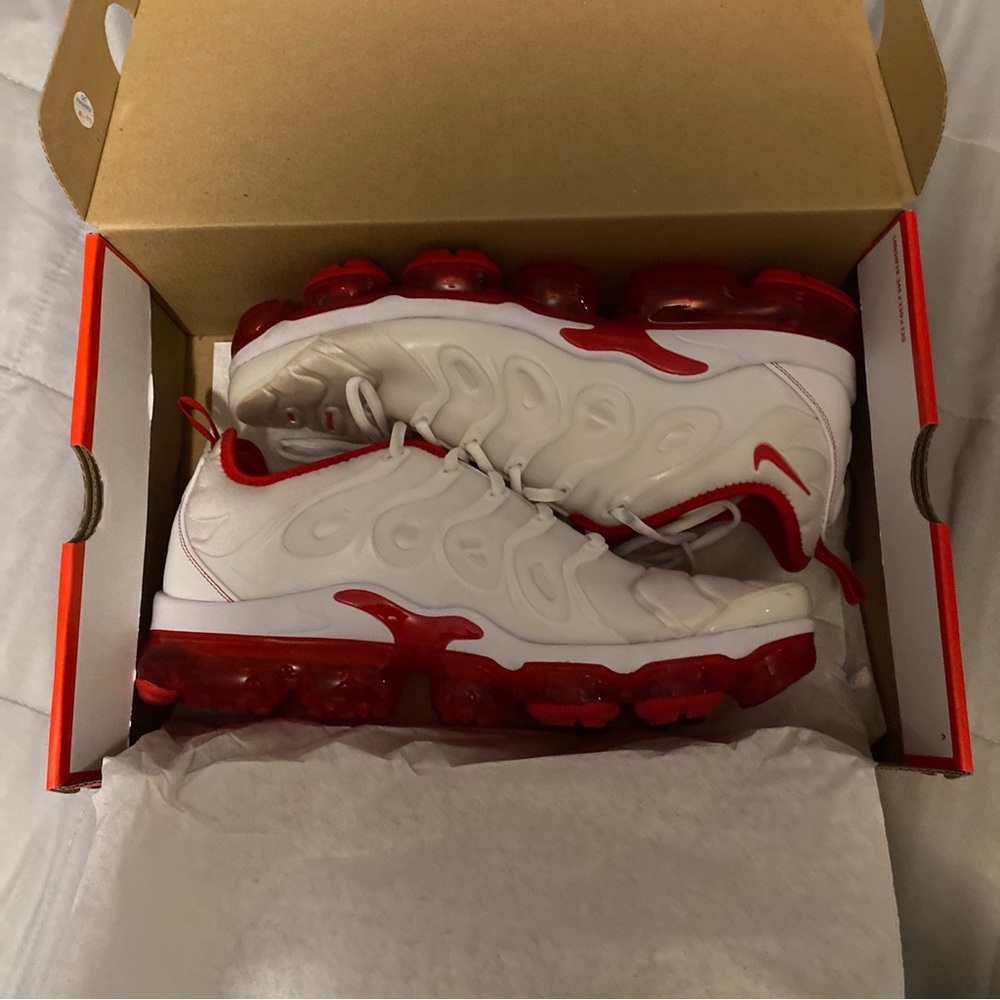 Nike Vapor maxes university red